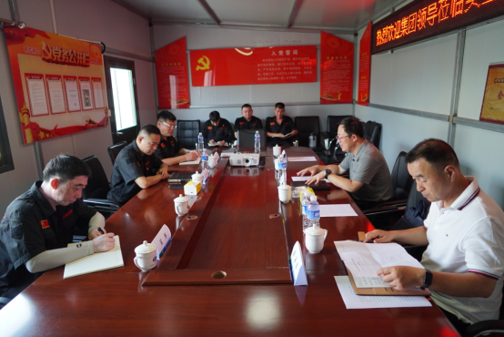 八一節(jié)期間總經(jīng)理竇世昌、工會(huì)主席秦海軍到實(shí)業(yè)公司慰問(wèn)退役軍人干部職工32.png